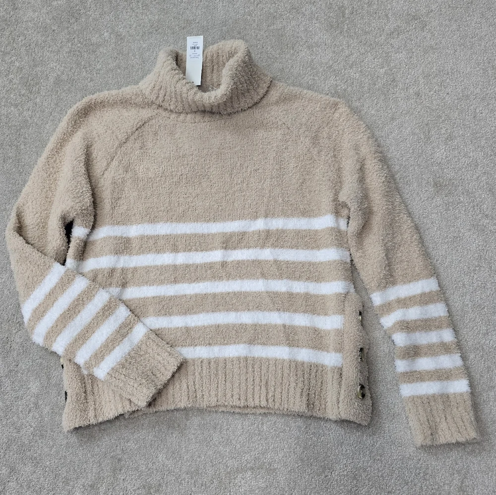 NWT Francesca's Harper Heritage Long Sleeve Turtleneck Top Size Small - Picture 3 of 5